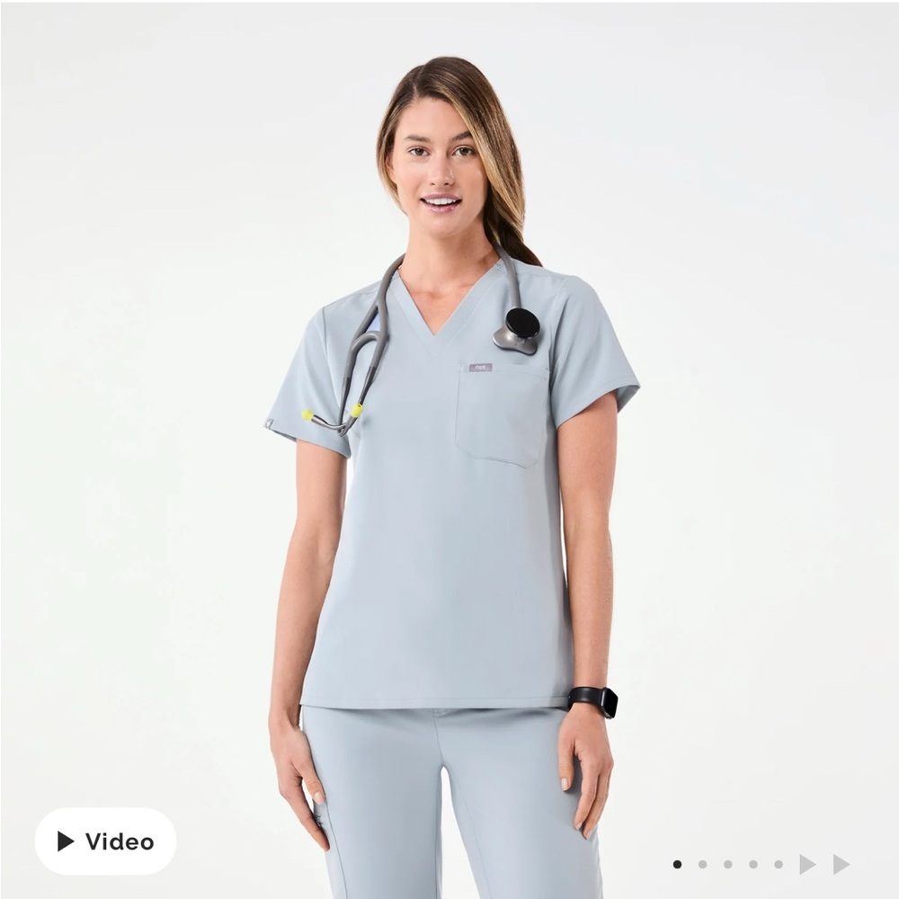 Figs Dusty Blue Catarina top